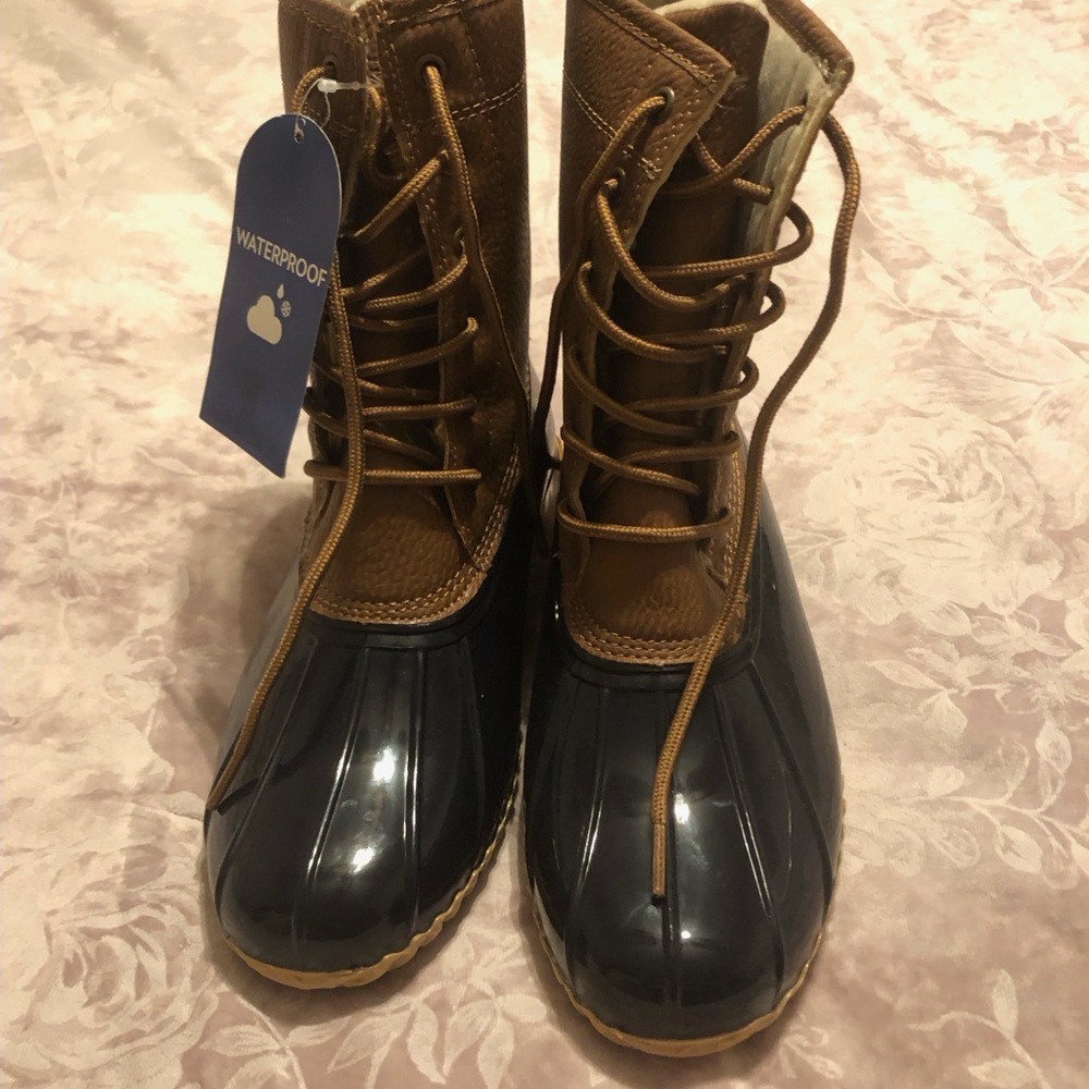Duck boots